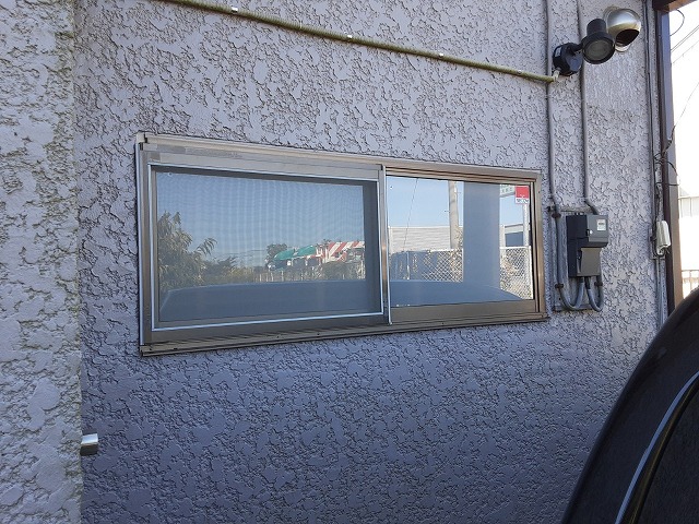 サッシ周りの凹み